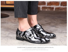 Laden Sie das Bild in den Galerie-Viewer, Trends spitze Herren-Lederschuhe