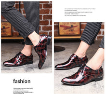Laden Sie das Bild in den Galerie-Viewer, Trends spitze Herren-Lederschuhe