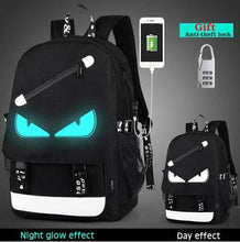 Laden Sie das Bild in den Galerie-Viewer, USB Backpack