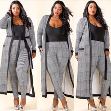 Laden Sie das Bild in den Galerie-Viewer, Plaid printed long trench coat for Women
