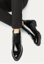 Laden Sie das Bild in den Galerie-Viewer, Leather Martin Boots