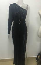 Laden Sie das Bild in den Galerie-Viewer, Off-the-shoulder cutout belt sweater