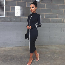 Laden Sie das Bild in den Galerie-Viewer, High neck long sleeve dress