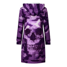 Laden Sie das Bild in den Galerie-Viewer, Camouflage skull long sleeve sweater