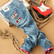 Laden Sie das Bild in den Galerie-Viewer, Vintage Distressed Pleated Jeans