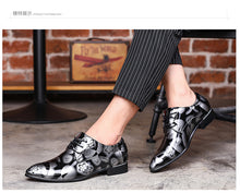 Laden Sie das Bild in den Galerie-Viewer, Trends spitze Herren-Lederschuhe