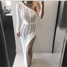 Laden Sie das Bild in den Galerie-Viewer, Off-the-shoulder cutout belt sweater