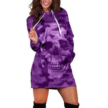 Laden Sie das Bild in den Galerie-Viewer, Camouflage skull long sleeve sweater