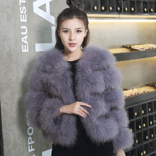 Laden Sie das Bild in den Galerie-Viewer, Women's ostrich fur coat