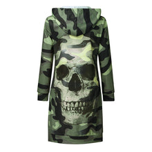 Laden Sie das Bild in den Galerie-Viewer, Camouflage skull long sleeve sweater