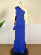 Laden Sie das Bild in den Galerie-Viewer, Rückenfreies, figurbetontes Abendkleid
