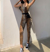 Laden Sie das Bild in den Galerie-Viewer, Hip raise bodysuit