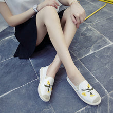 Laden Sie das Bild in den Galerie-Viewer, Spring summer new set foot slip-on Korean white shoe
