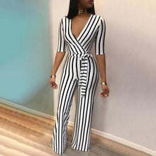 Laden Sie das Bild in den Galerie-Viewer, Striped jumpsuit
