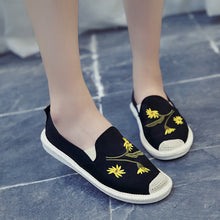 Laden Sie das Bild in den Galerie-Viewer, Spring summer new set foot slip-on Korean white shoe
