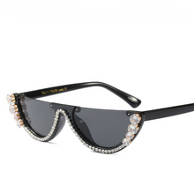 Laden Sie das Bild in den Galerie-Viewer, Pearl rhinestone sunglasses
