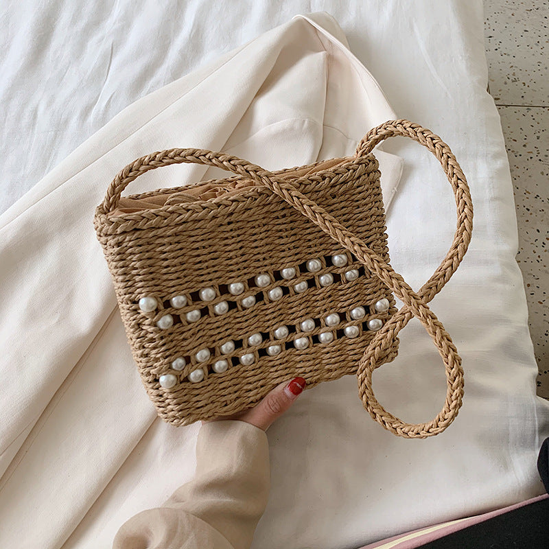 One-shoulder Pearl Straw Woven Bag