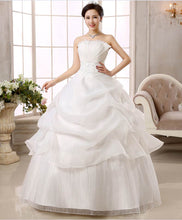 Laden Sie das Bild in den Galerie-Viewer, New bride wedding dress  slim lace Qi special offer
