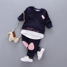 Laden Sie das Bild in den Galerie-Viewer, Two piece suit
