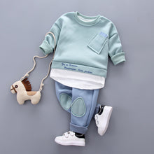 Laden Sie das Bild in den Galerie-Viewer, Two piece suit
